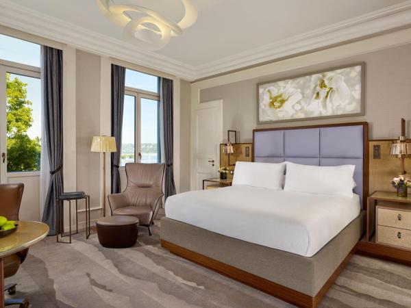 The Ritz-Carlton Hotel de la Paix, Geneva : photo 1 de la chambre chambre deluxe lit king-size - vue sur lac