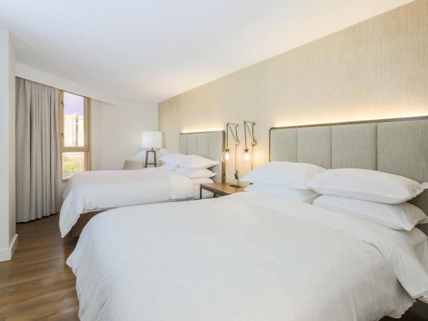 Sheraton Suites Market Center Dallas : photo 1 de la chambre 2 queen beds & sofa bed, suite, 2 queen