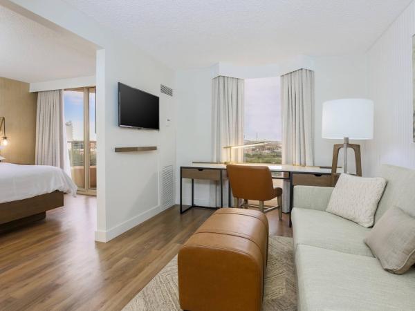 Sheraton Suites Market Center Dallas : photo 5 de la chambre 1 queen & sofa bed, 1 bedroom suite, balcony