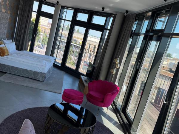 Hotel im Bunker : photo 1 de la chambre studio supérieur avec terrasse et jardin