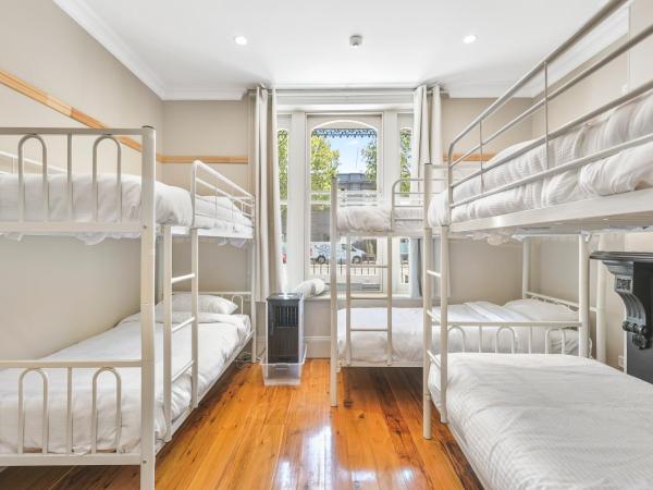 VENUS Surry Hills - FEMALE ONLY HOSTEL : photo 1 de la chambre bed in 6-bed dormitory room with ensuite bathroom (female only)