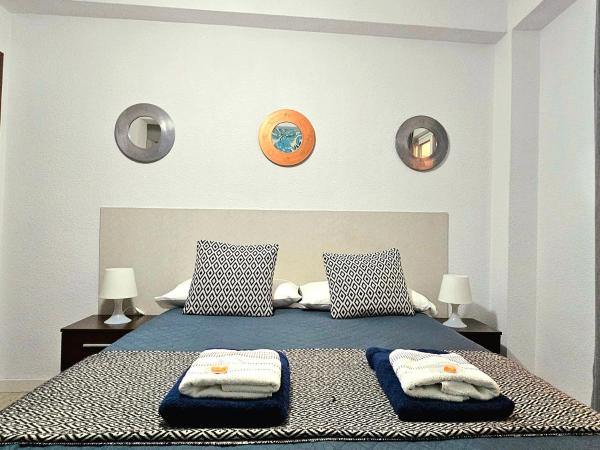 Centric Rooms Mercado : photo 6 de la chambre chambre double avec salle de bains commune