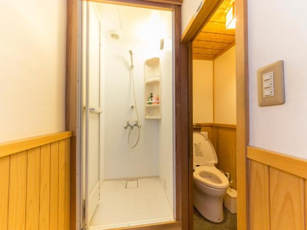 Nagomi-Ryokan Yuu : photo 5 de la chambre chambre lits jumeaux avec salle de bains commune