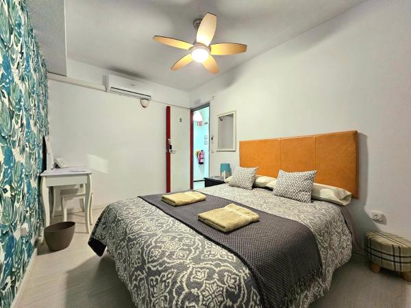 Centric Rooms Mercado : photo 1 de la chambre chambre double avec salle de bains commune