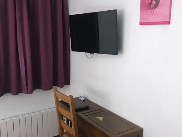 Hotel Bar Restaurant Couleurs Sud : photo 7 de la chambre chambre lits jumeaux