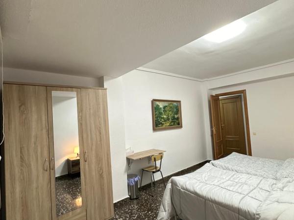 Jerry's Home : photo 7 de la chambre chambre double ou lits jumeaux avec salle de bains commune