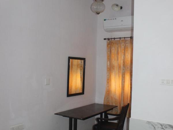 Hotel Lasani Inn : photo 4 de la chambre chambre double deluxe (2 adultes + 1 enfant)