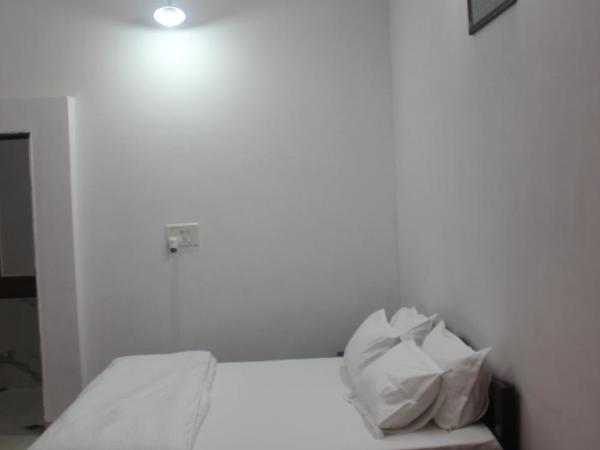 Hotel Lasani Inn : photo 7 de la chambre chambre double deluxe (2 adultes + 1 enfant)