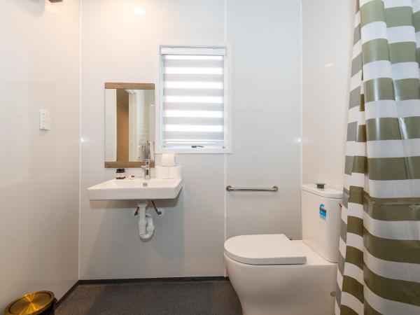 Aurora City Suites Motel : photo 3 de la chambre suite 2 chambres standard avec baignoire spa