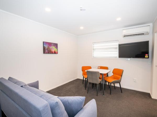 Aurora City Suites Motel : photo 10 de la chambre suite 2 chambres standard avec baignoire spa