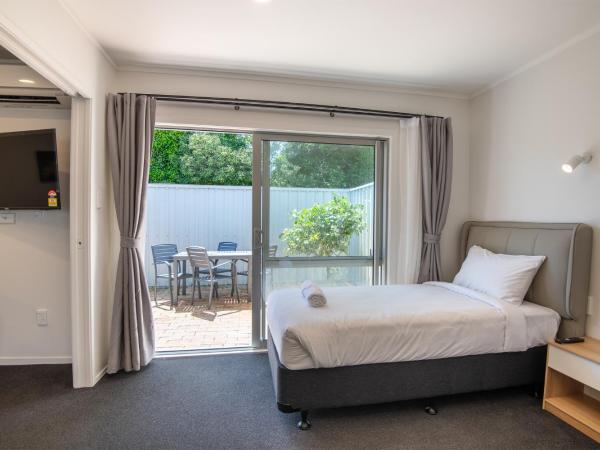 Aurora City Suites Motel : photo 6 de la chambre suite 2 chambres standard avec baignoire spa