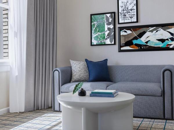 Kimpton Hotel Monaco Salt Lake City, an IHG Hotel : photo 4 de la chambre suite lit king-size - vue sur montagne