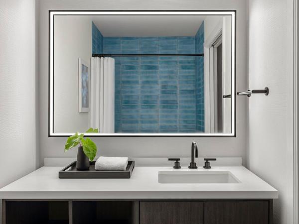 Kimpton Hotel Monaco Salt Lake City, an IHG Hotel : photo 4 de la chambre king studio suite with bath tub - mobility access