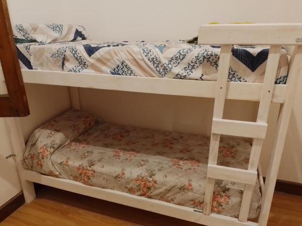 San Telmo Hostel : photo 4 de la chambre lit dans un dortoir de 4 lits