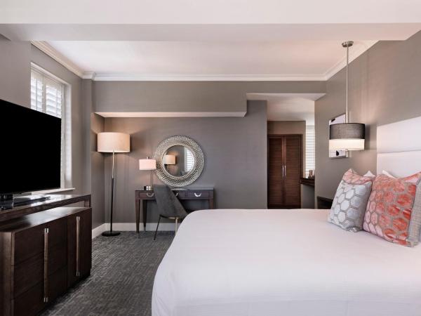 Ambassador Hotel Oklahoma City, Autograph Collection : photo 1 de la chambre larger guest room, 1 king, city view, corner room