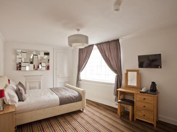 Burton Stone Inn - Free Parking on site : photo 1 de la chambre chambre triple