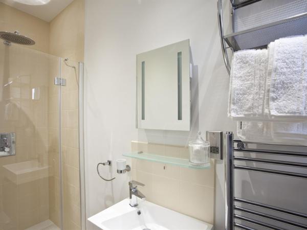 Burton Stone Inn - Free Parking on site : photo 3 de la chambre chambre quadruple