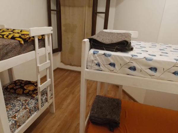 San Telmo Hostel : photo 6 de la chambre lit dans un dortoir de 4 lits