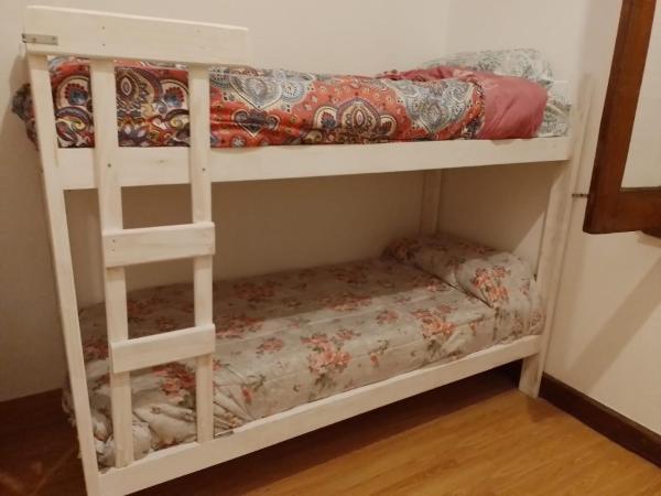 San Telmo Hostel : photo 2 de la chambre lit dans un dortoir de 4 lits