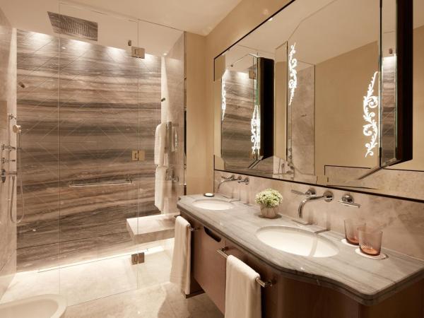 The St. Regis Venice : photo 4 de la chambre chambre lit king-size - vue partielle sur canal