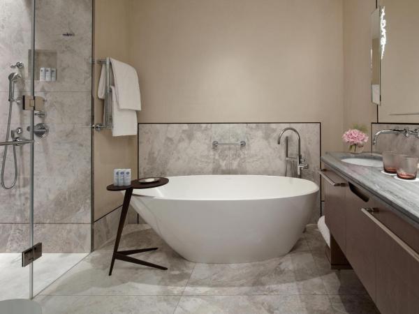 The St. Regis Venice : photo 7 de la chambre suite 1 chambre lit king-size vénitienne - vue sur ville