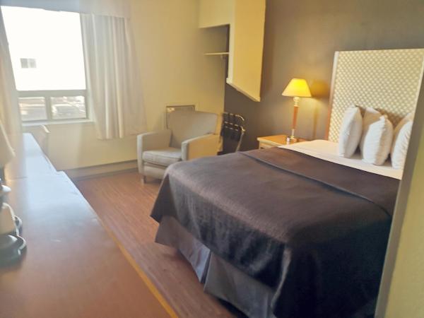 Travelodge by Wyndham Edmonton West : photo 3 de la chambre chambre queen simple