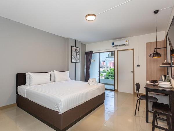 CK2 Hotel SHA EXTRA PLUS : photo 2 de la chambre chambre lit king-size deluxe avec balcon