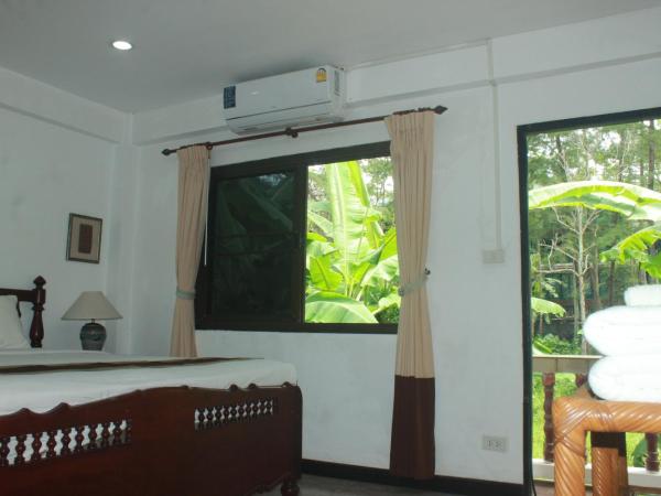 Naithon Beach Villa : photo 8 de la chambre chambre lit king-size - vue sur mer