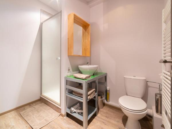 Maison Mondrian : photo 6 de la chambre chambre double avec salle de bains privative