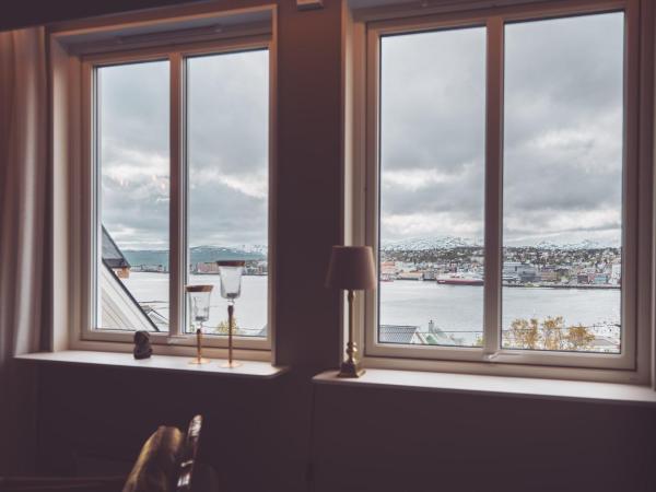 Villa Havblikk Tromsø : photo 3 de la chambre chambre lit queen-size - vue sur mer