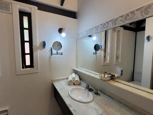 Hibiscus Beach : photo 5 de la chambre chambre bungalow supérieure triple - vue sur mer