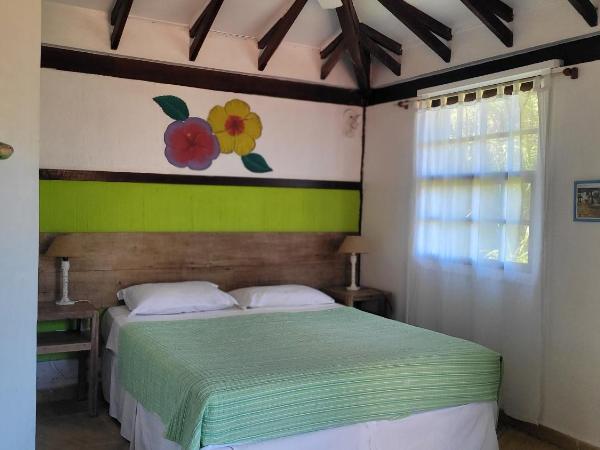 Hibiscus Beach : photo 2 de la chambre chambre bungalow supérieure triple - vue sur mer