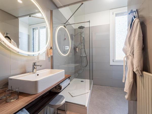 Mercure Bologna Centro : photo 4 de la chambre chambre familiale privilège rénovée