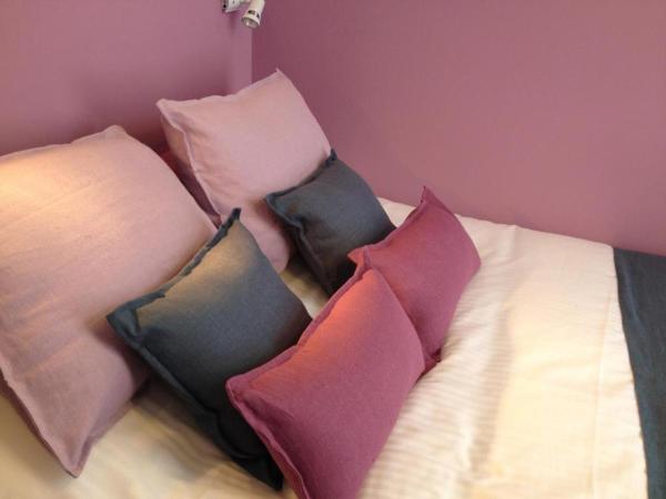 Hôtel de la Croix-Rousse : photo 6 de la chambre hébergement annexe - ma chambre à lyon