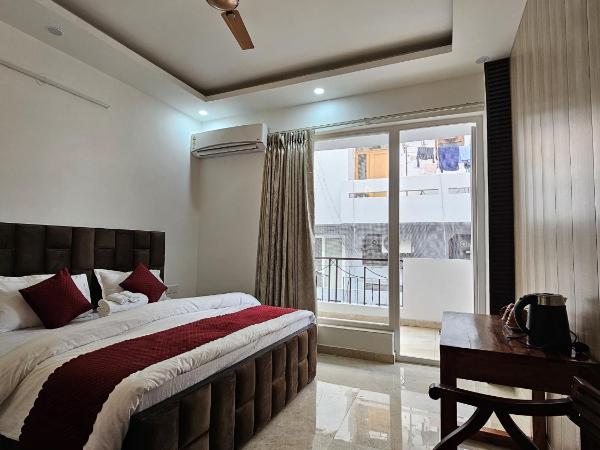 Place to stay in Gurugram : photo 2 de la chambre chambre double deluxe avec balcon