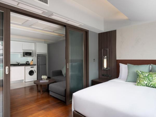 Novotel Living Bangkok Sukhumvit Legacy : photo 6 de la chambre suite lit king-size confort