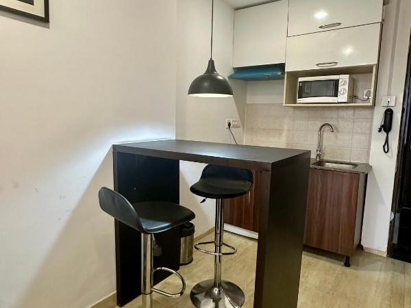 Flamingo Hotel Sector 67 I Studio Rooms I Gurgaon : photo 2 de la chambre studio avec balcon 