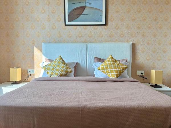 Flamingo Hotel Sector 67 I Studio Rooms I Gurgaon : photo 10 de la chambre studio avec balcon 