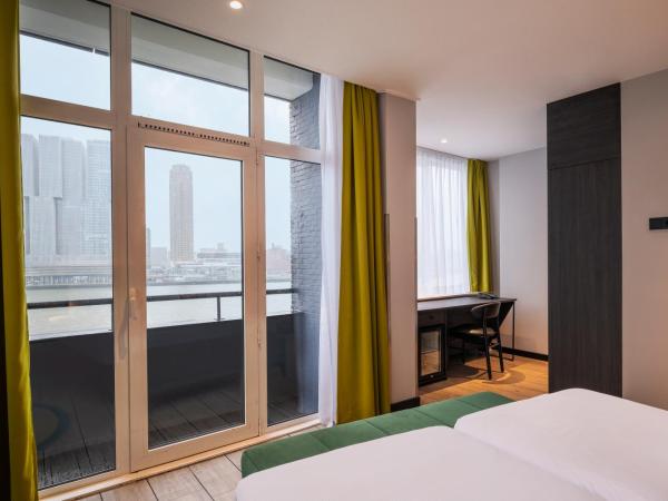 Thon Hotel Rotterdam City Centre : photo 4 de la chambre chambre double supérieure avec balcon
