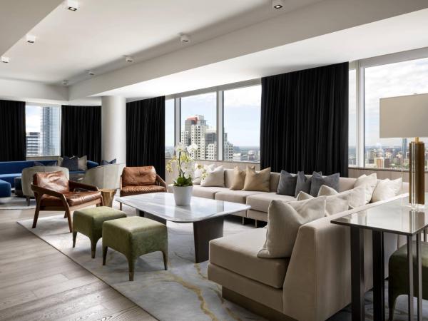 JW Marriott Edmonton ICE District : photo 1 de la chambre suite présidentielle lit king-size