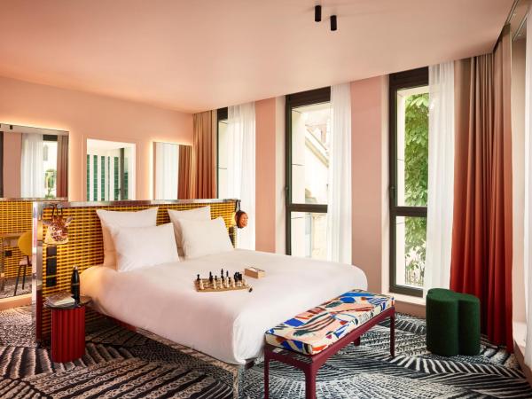 Mama Shelter Dijon : photo 8 de la chambre hébergement xxl mama avec terrasse