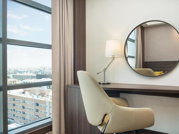 Hampton By Hilton Dubai Airport : photo 4 de la chambre chambre lits jumeaux - non-fumeurs