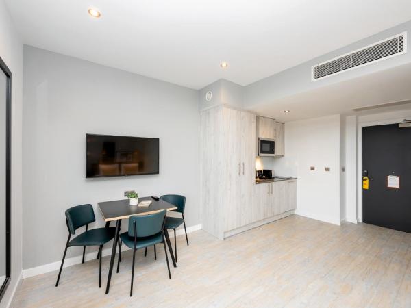 Staycity Aparthotels Liverpool Waterfront : photo 4 de la chambre studio adapté aux personnes à mobilité réduite (3 personnes)