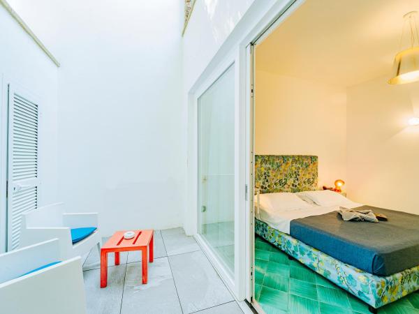 Hotel della baia - Negombo Parco Termale : photo 9 de la chambre chambre double avec salle de bains privative