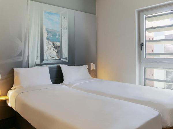 B&B HOTEL Marseille Euromed : photo 3 de la chambre chambre lits jumeaux