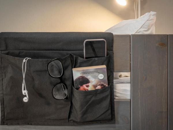 Göteborg Hostel : photo 5 de la chambre family room with shared bathroom with a skylight