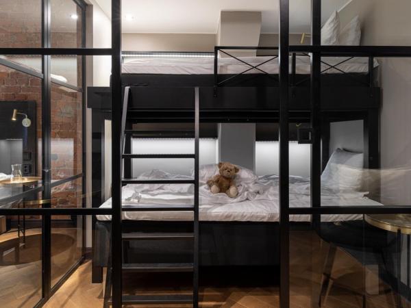 Bob W Koti Katajanokka : photo 3 de la chambre spacious family studio