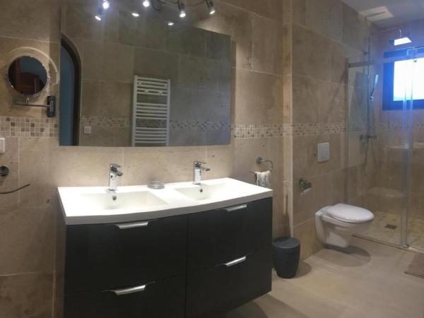 HPC Suites - Parking Gratuit & Piscine Chauffée : photo 4 de la chambre appartement 1 chambre