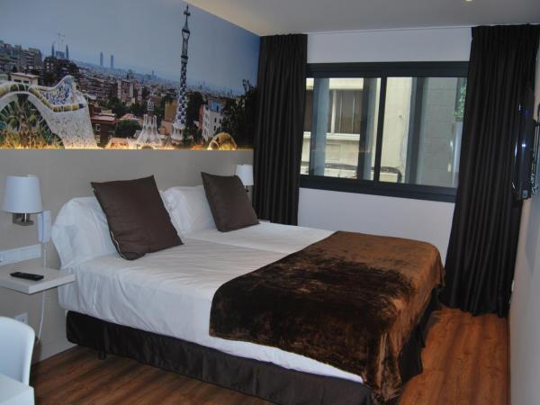 Hotel BESTPRICE Gracia : photo 3 de la chambre chambre deluxe double ou lits jumeaux