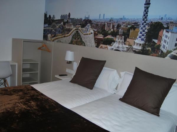 Hotel BESTPRICE Gracia : photo 6 de la chambre chambre deluxe double ou lits jumeaux